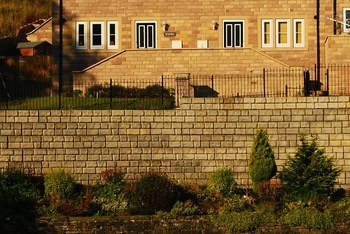 retaining wall building function
