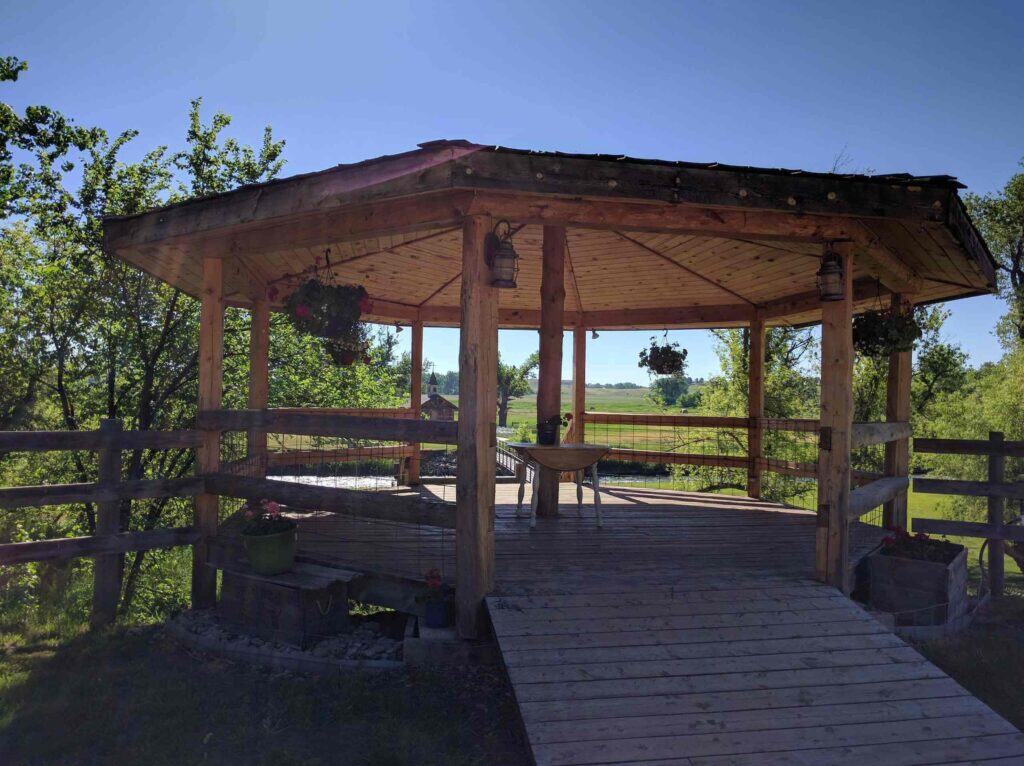 pergola vs gazebo